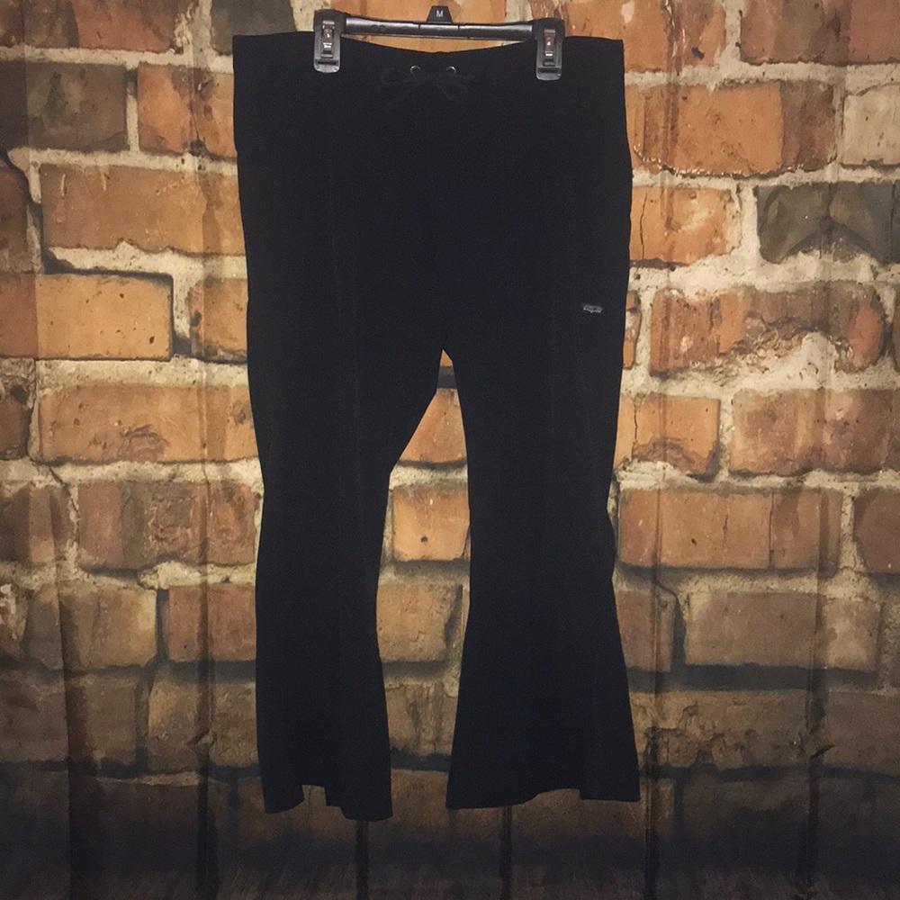 Cropped Patagonia athletic pants size 6